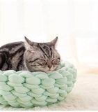 Panier pour chat tricoté